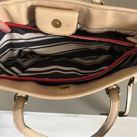 Anne Klein Quilted Patent Leather Shiny Black Tote Purse Shoulder Bag - Picture 13 of 14